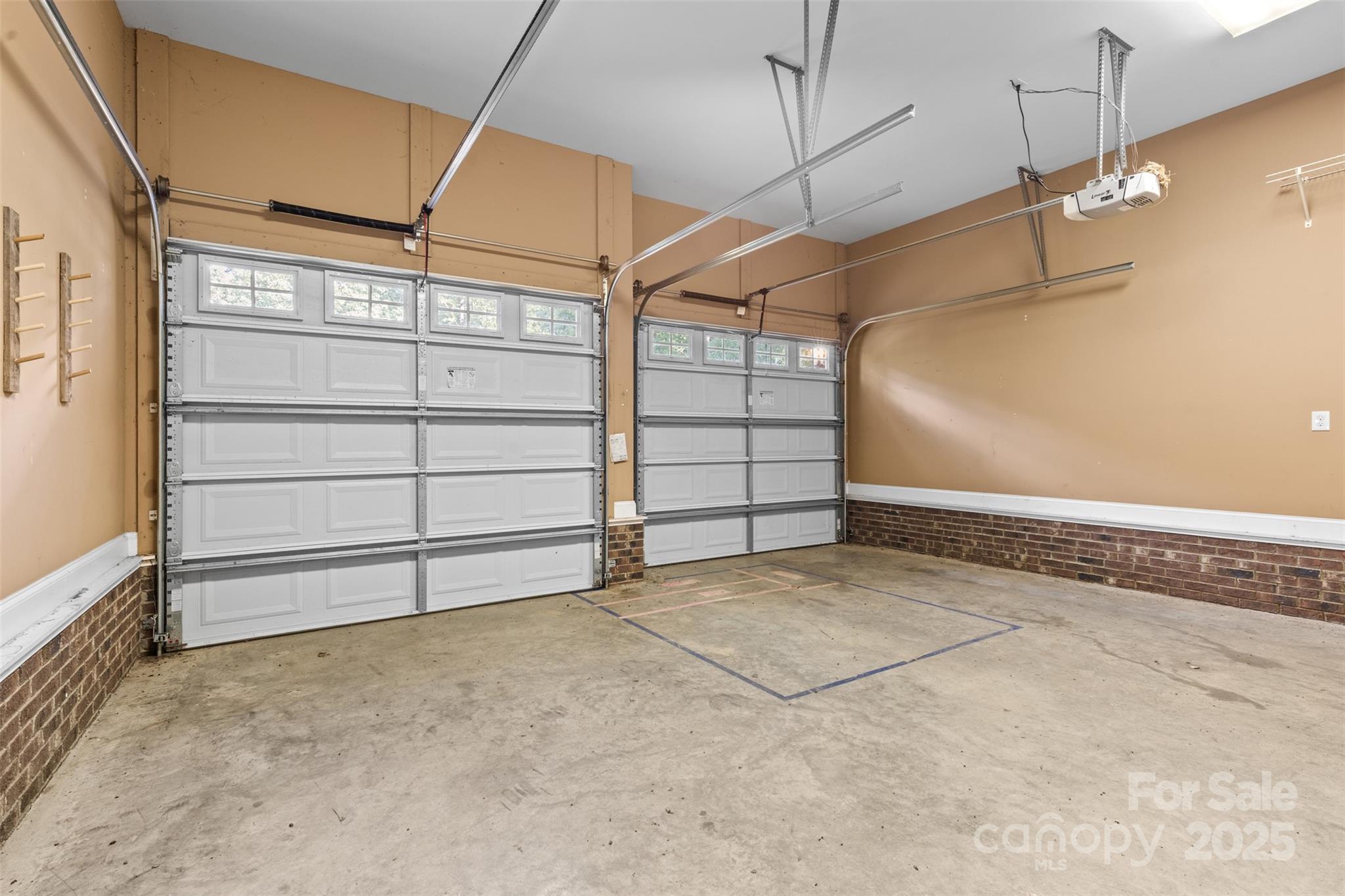 1313 Western Hills Lane