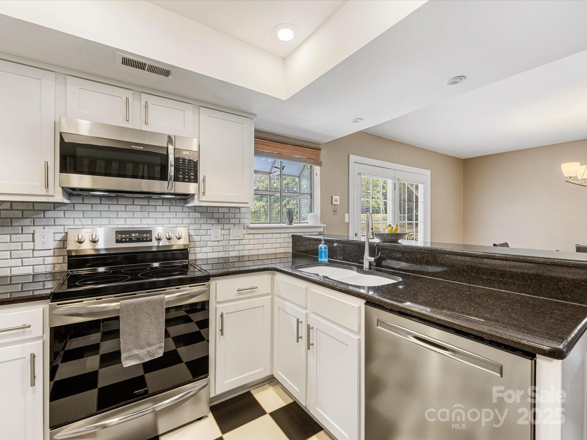 9237 N Vicksburg Park Court