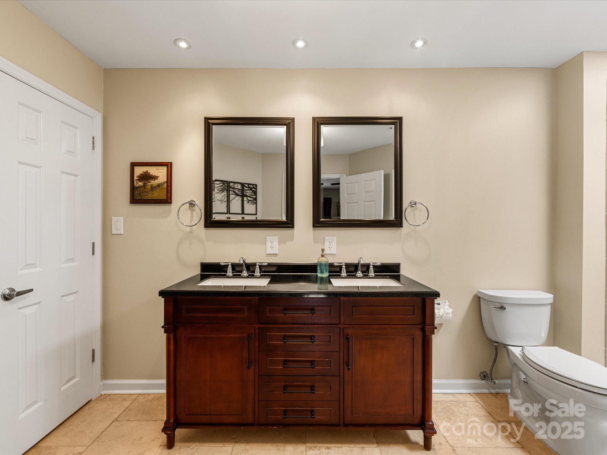9237 N Vicksburg Park Court