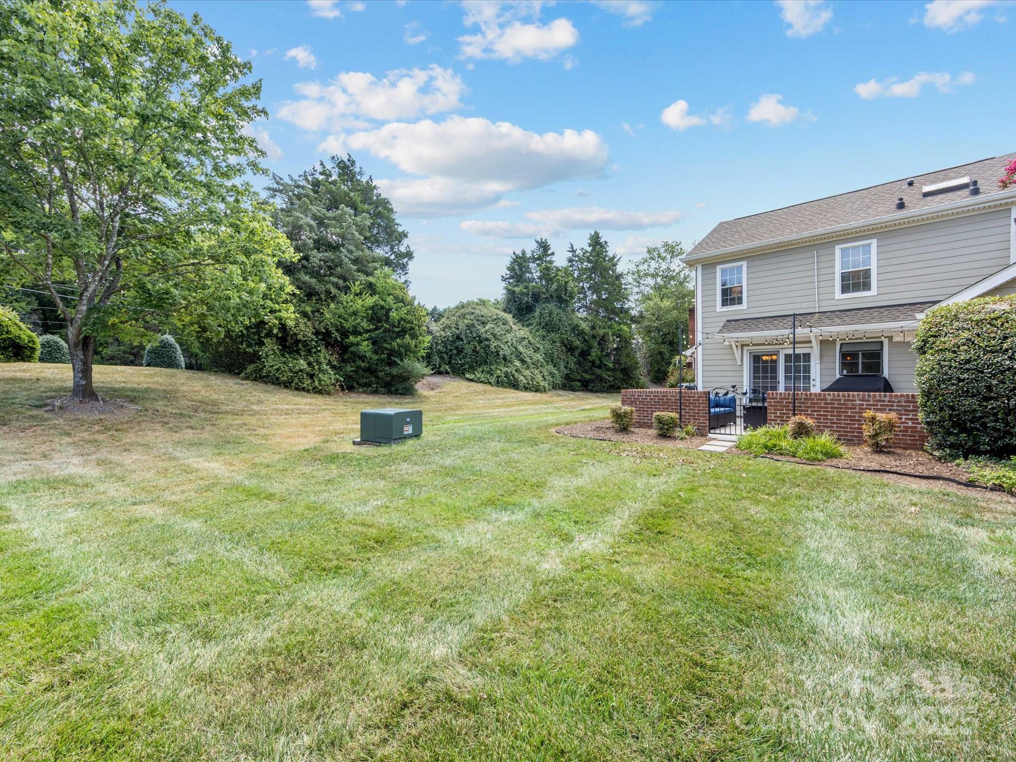 9237 N Vicksburg Park Court