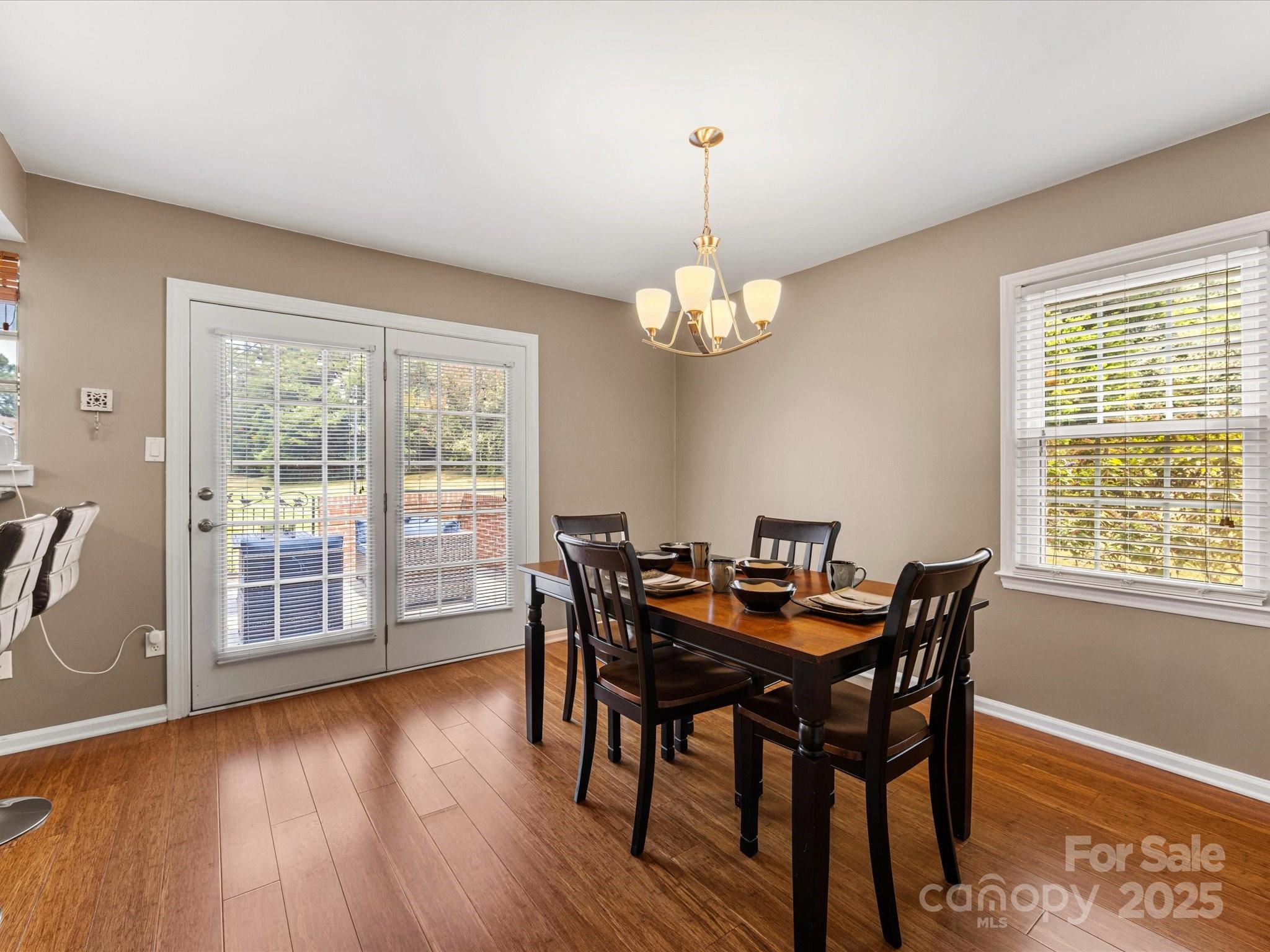 9237 N Vicksburg Park Court