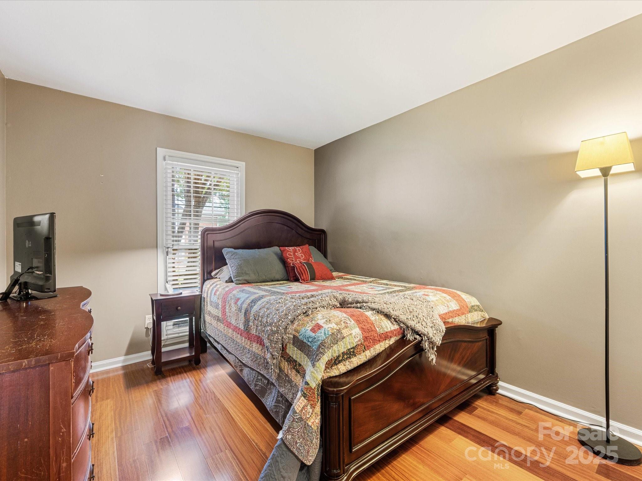 9237 N Vicksburg Park Court