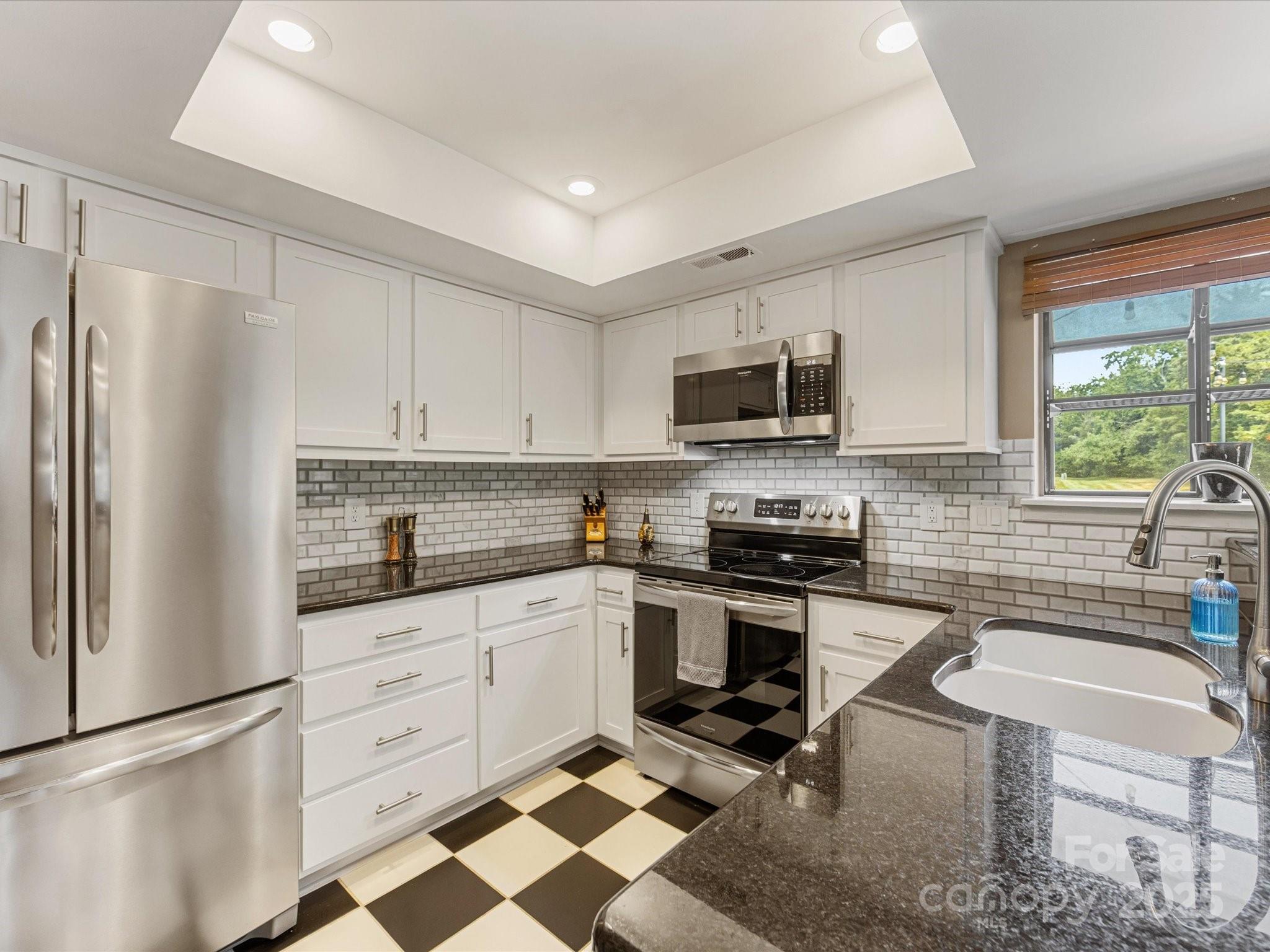 9237 N Vicksburg Park Court