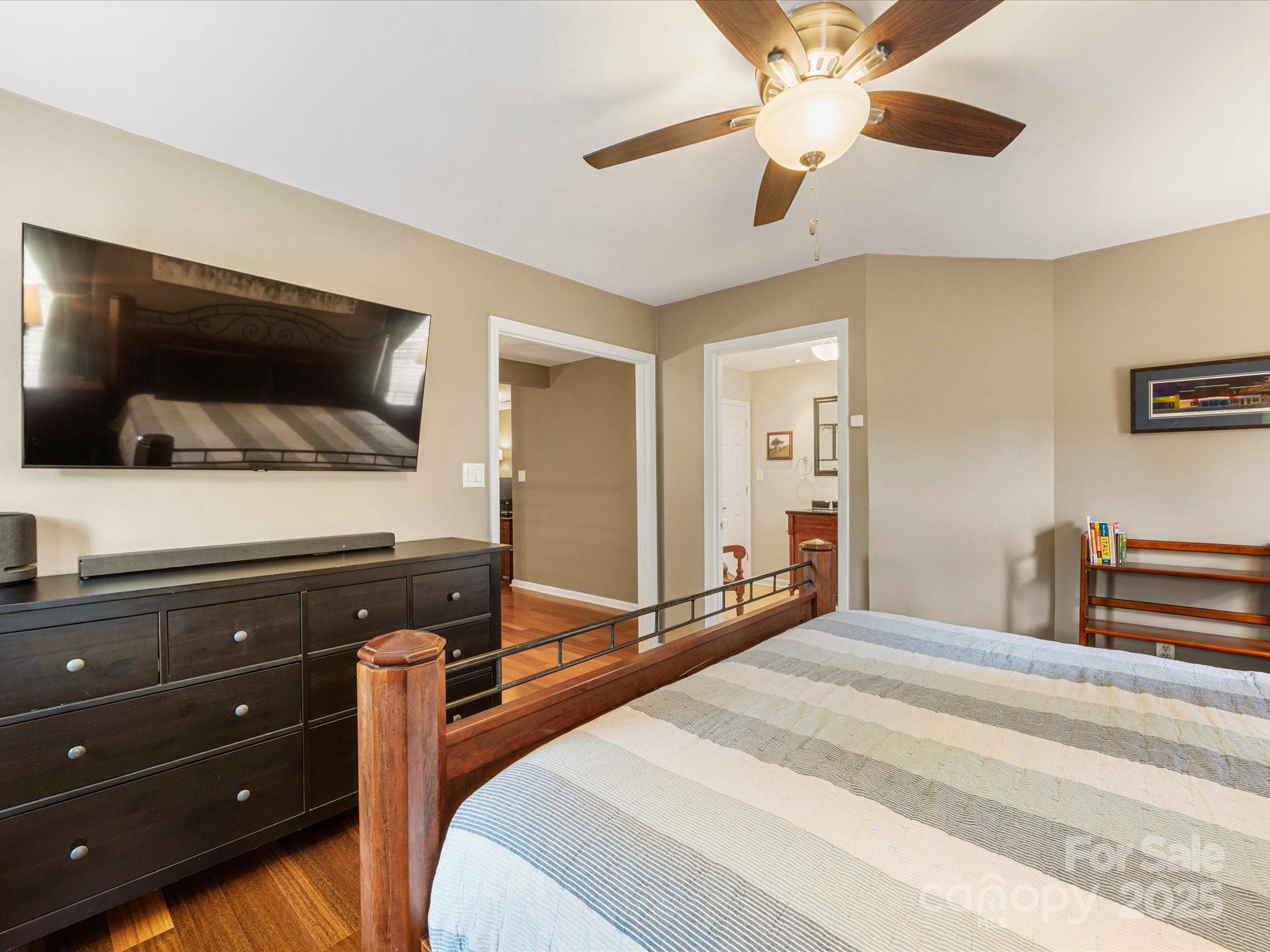 9237 N Vicksburg Park Court