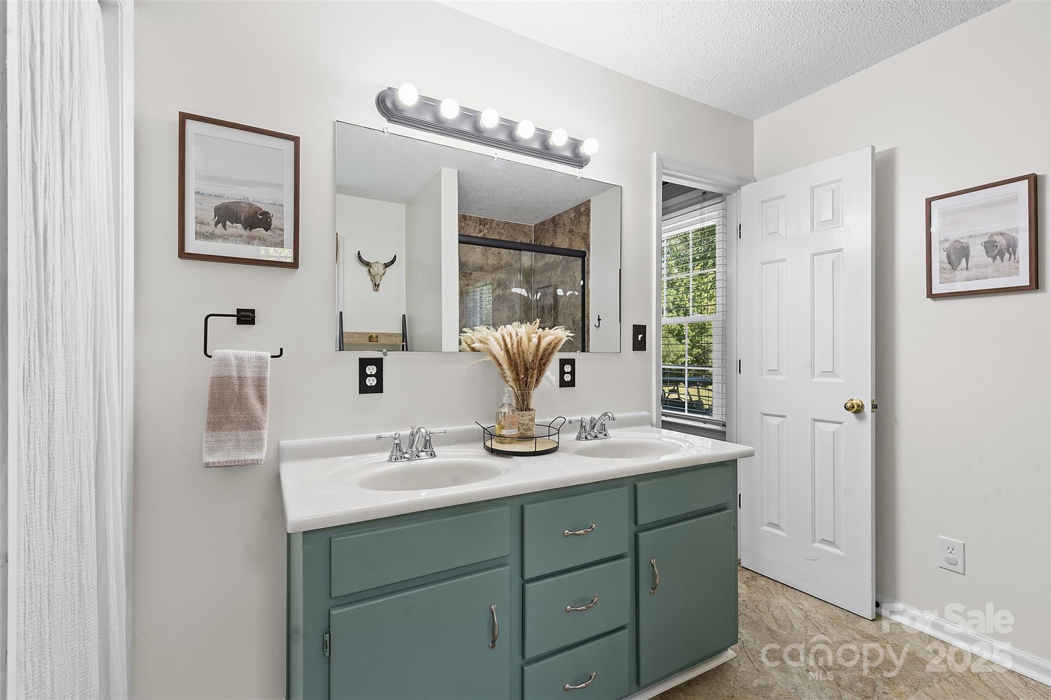 4661 Willie Bayne Lane