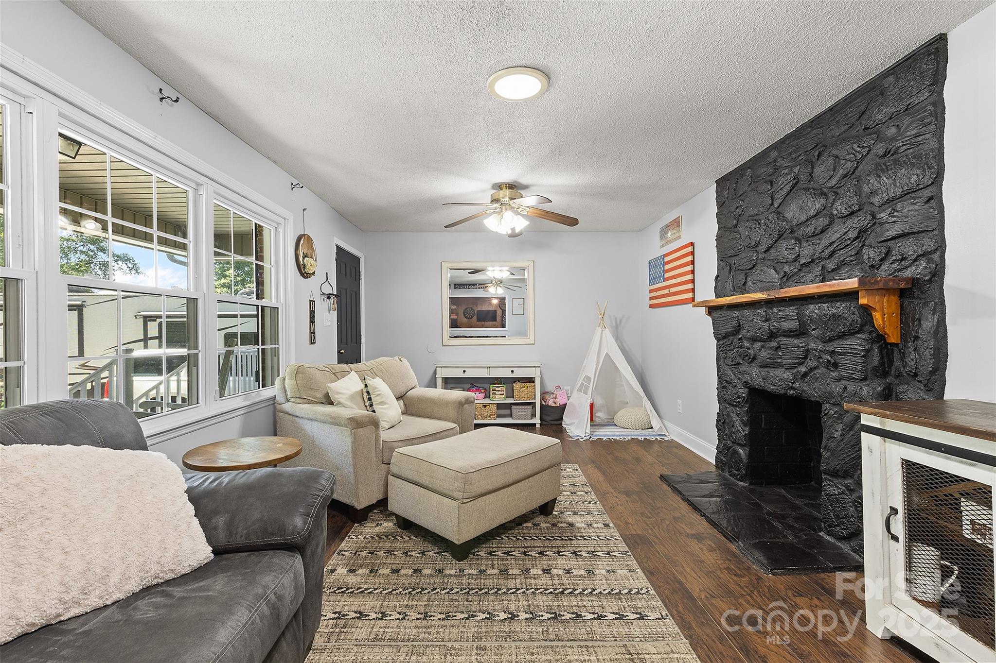 4661 Willie Bayne Lane