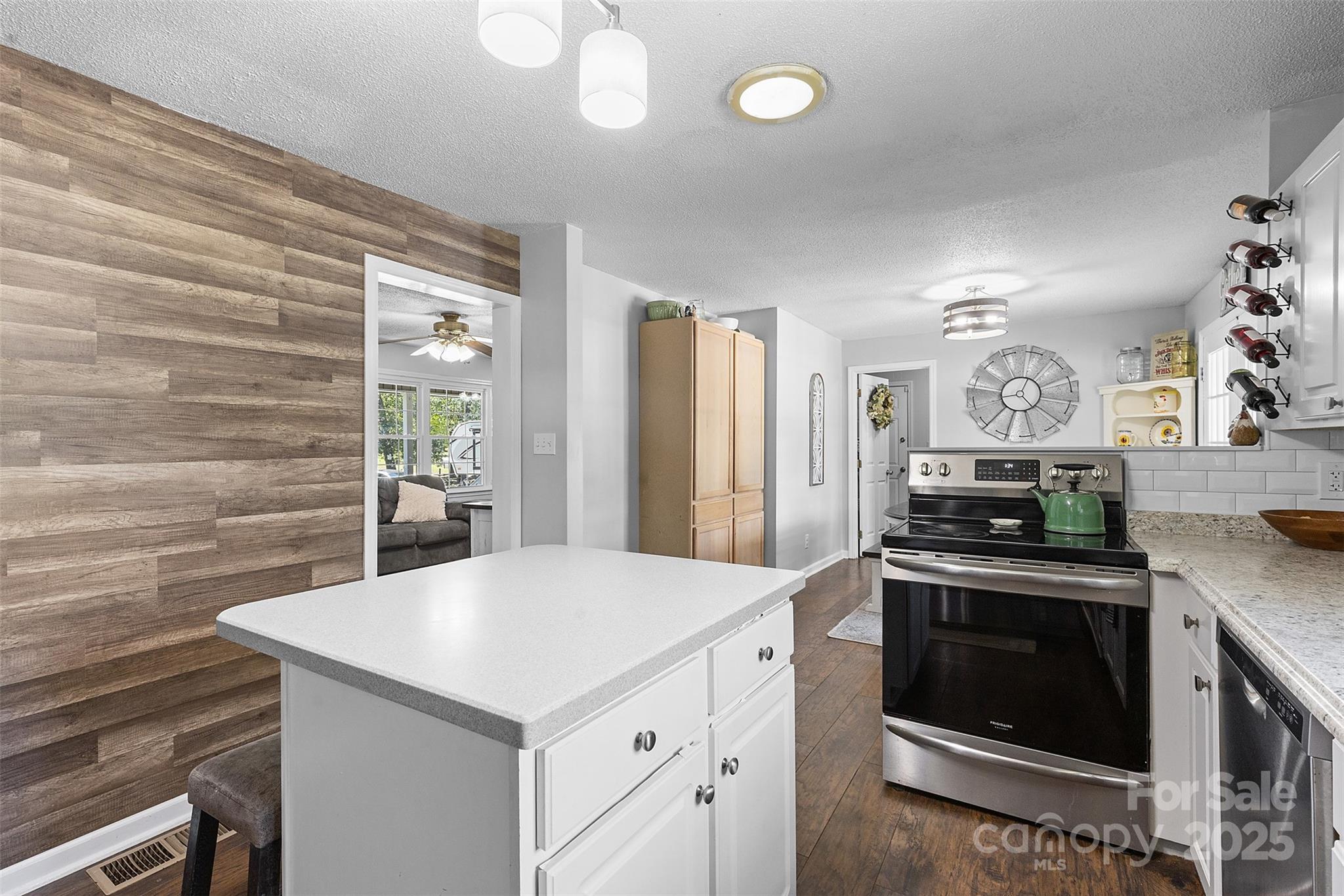 4661 Willie Bayne Lane