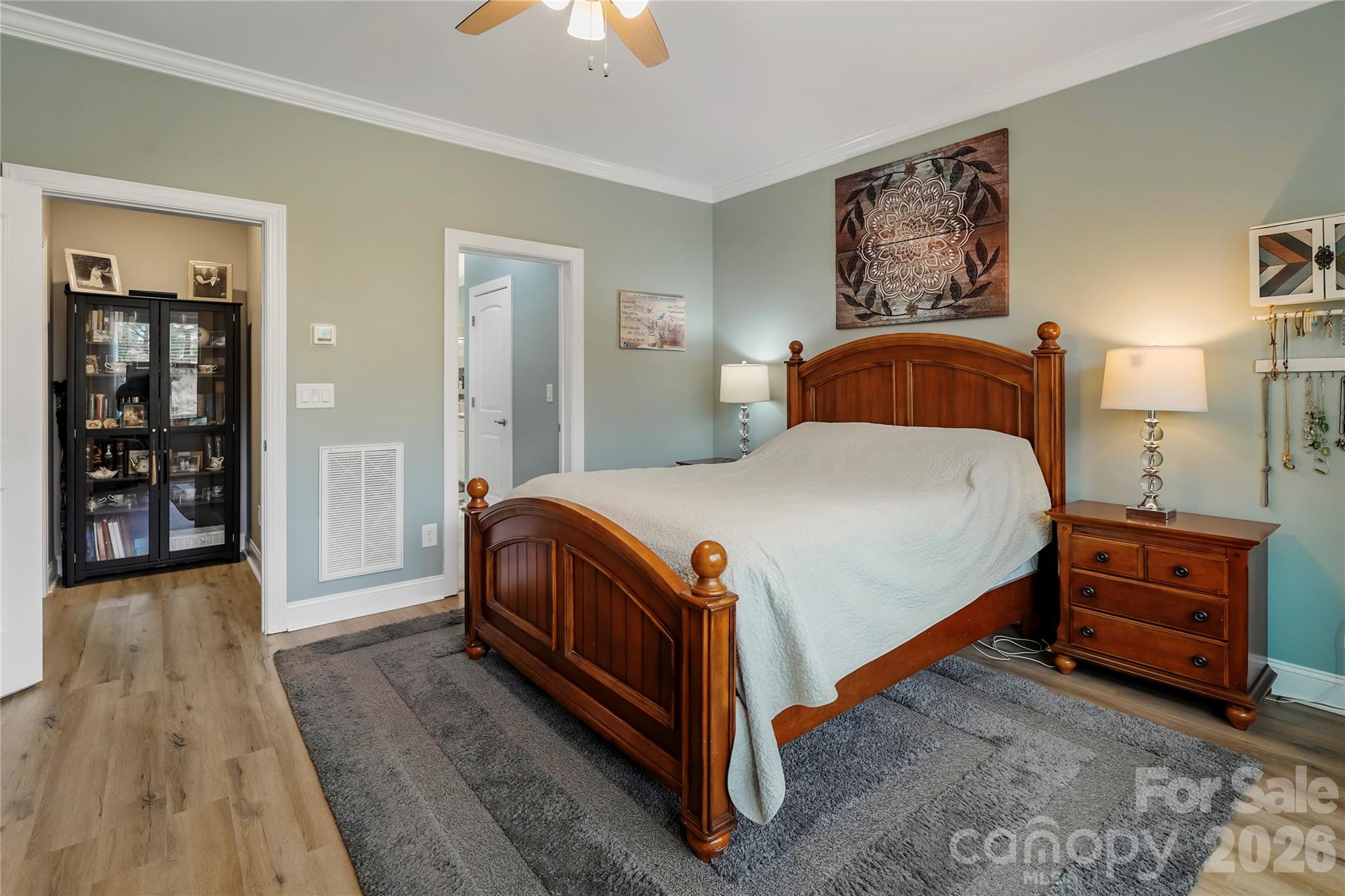 5047 Looking Glass Trail