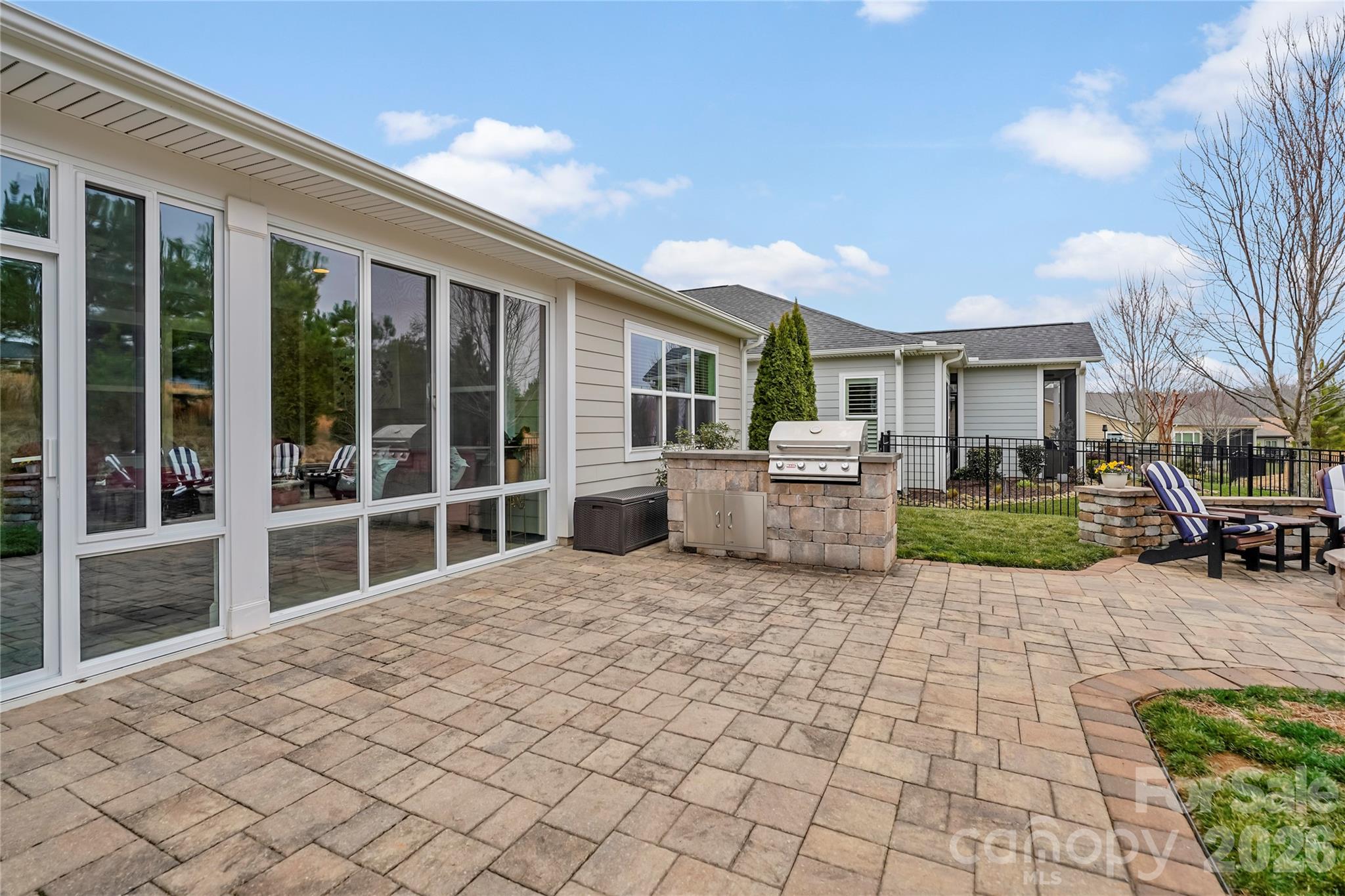 5047 Looking Glass Trail