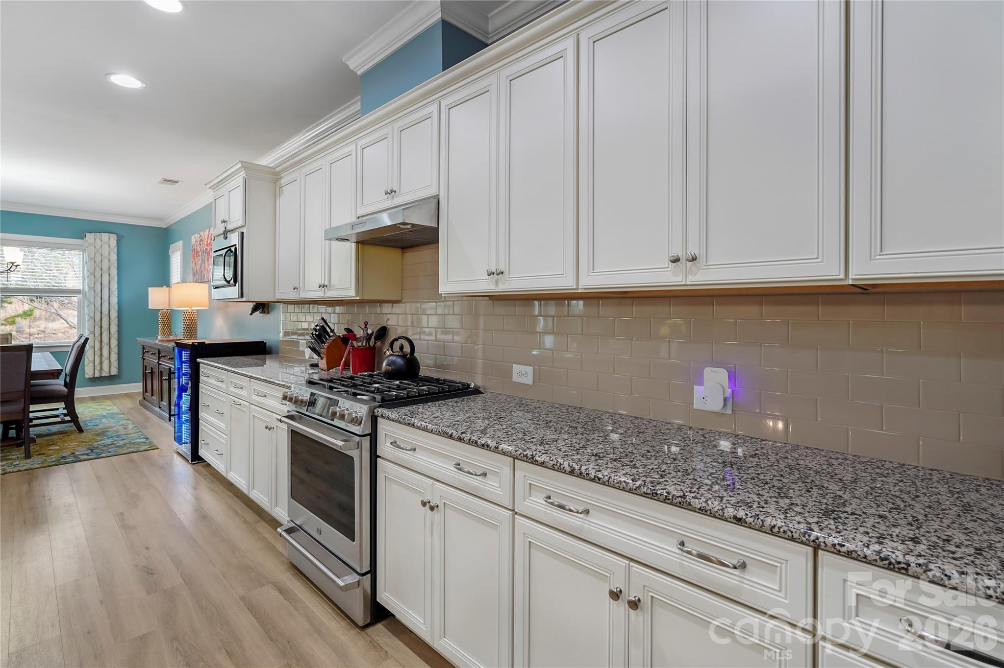 5047 Looking Glass Trail