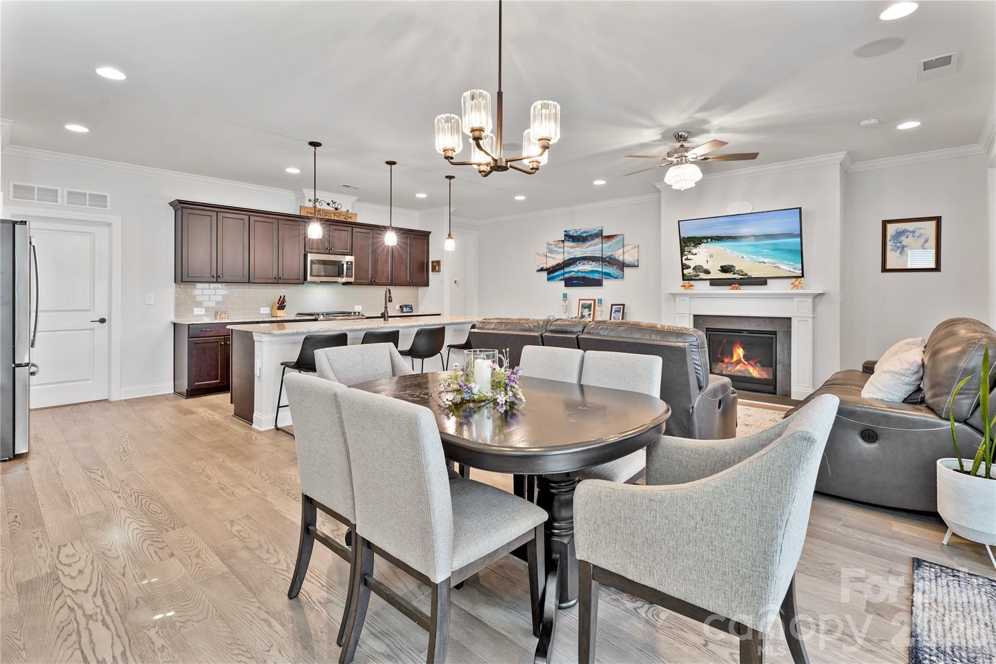 445 Bowline Drive
