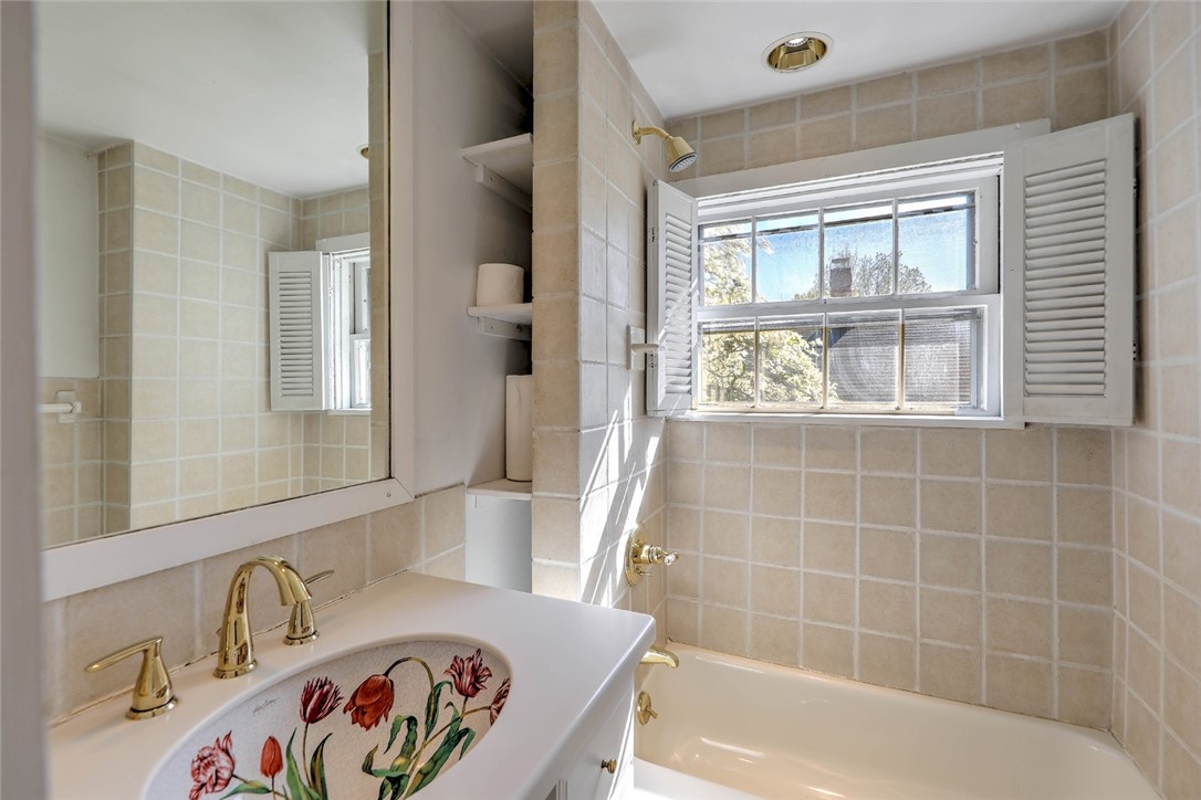 20 Clarendon Avenue