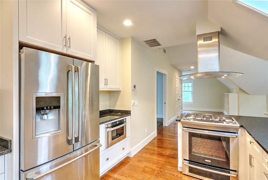 156 Sixth Street 3
