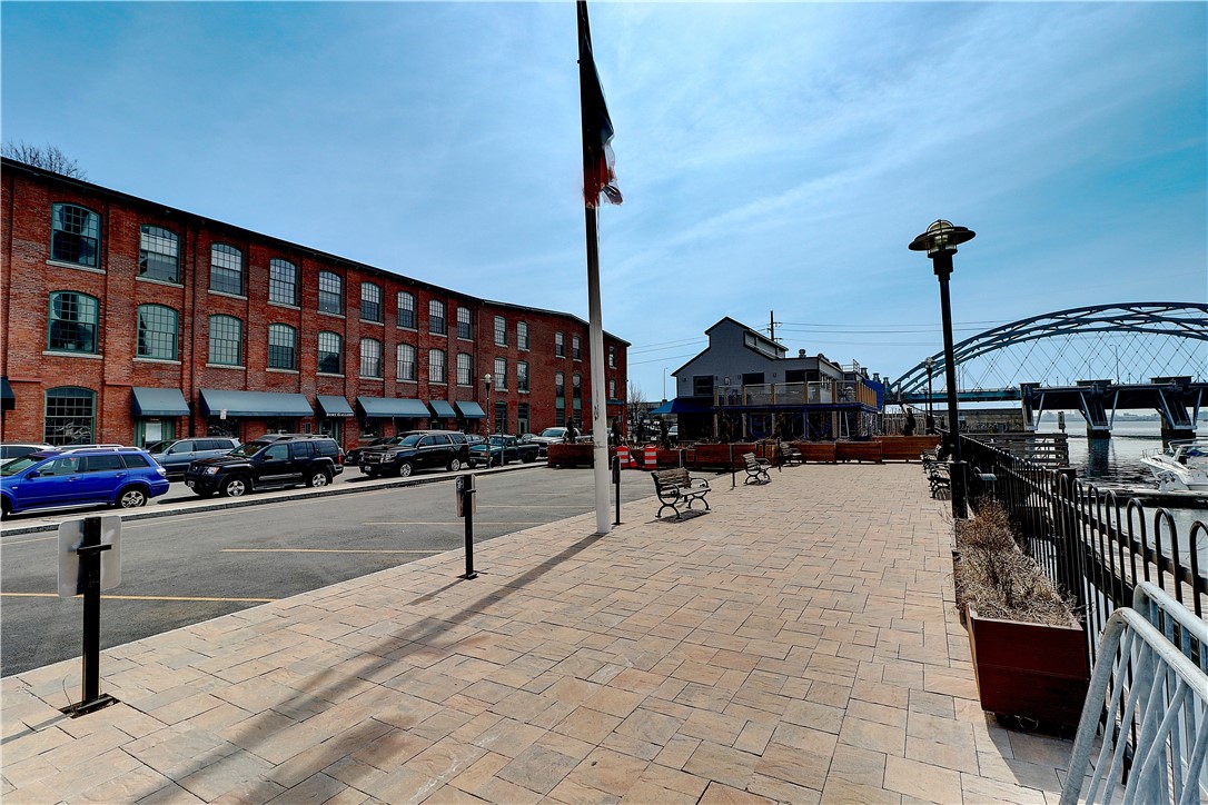 555 South Water Street