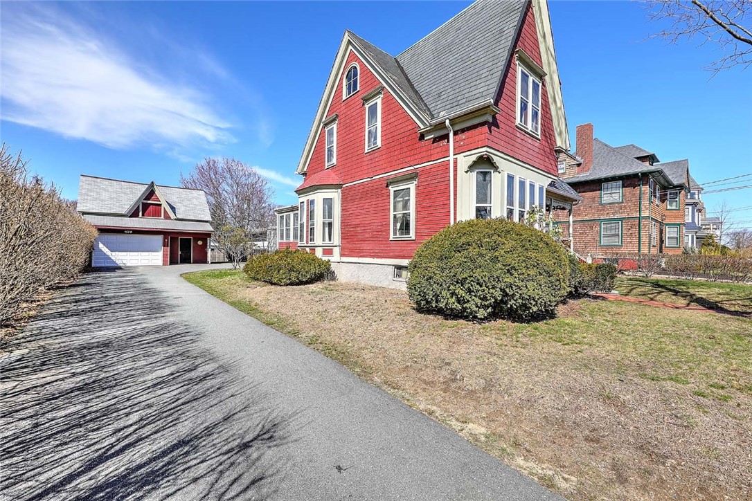 81 Arnold Avenue