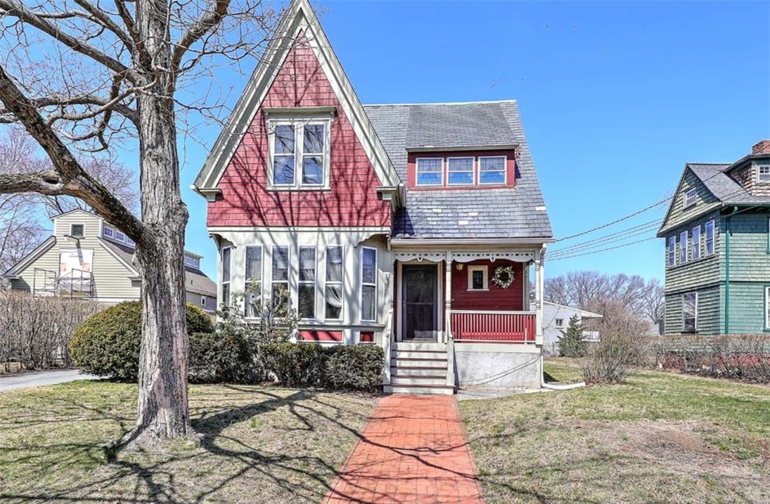81 Arnold Avenue