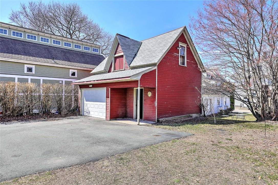 81 Arnold Avenue