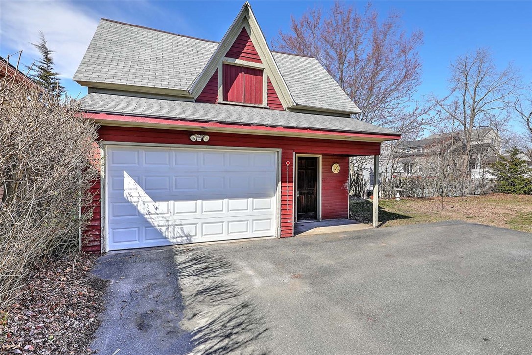 81 Arnold Avenue