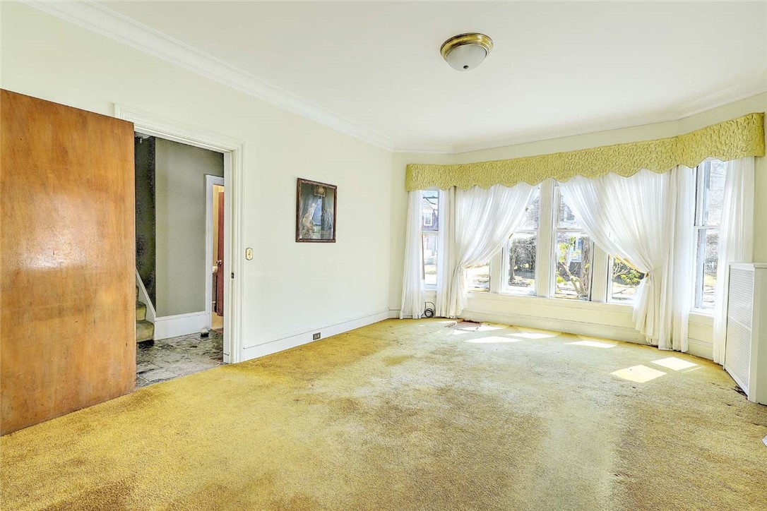 81 Arnold Avenue