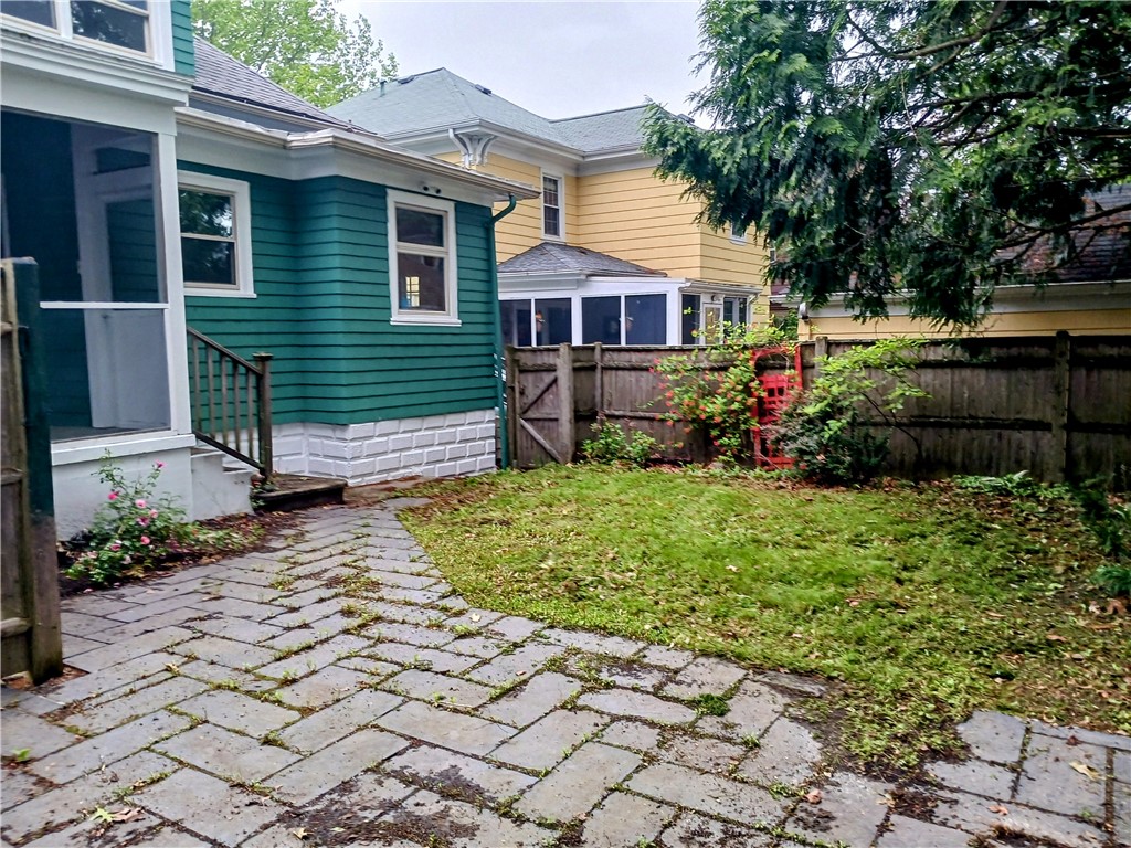 19 Vassar Avenue