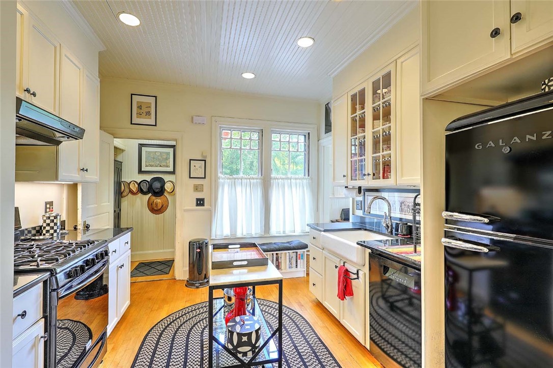 26 Diman Place 26