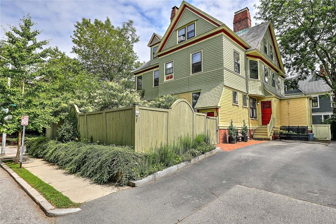 26 Diman Place 26