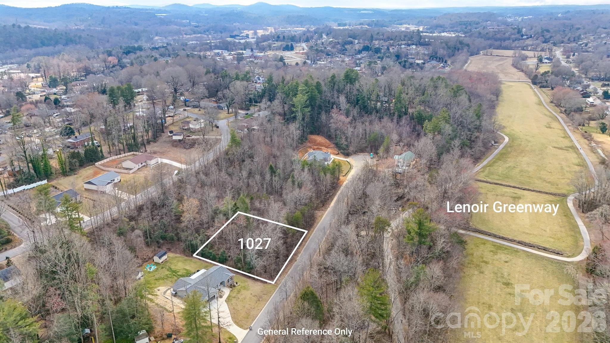 1027 Williamsburg Drive NE