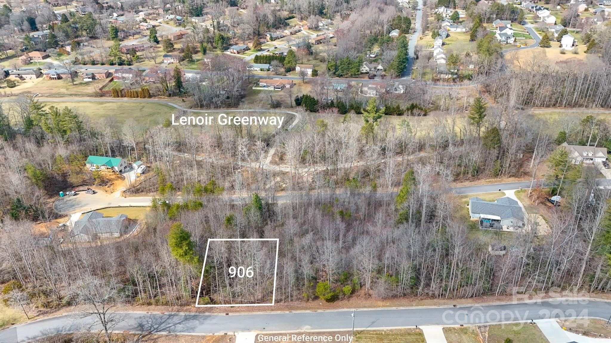 906 Woodbine Place NE