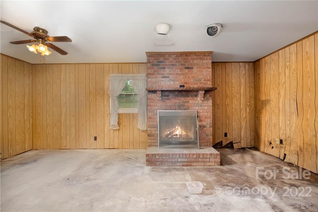 2424 Dora Drive