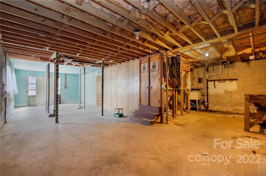 2424 Dora Drive