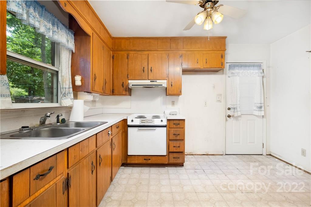 2424 Dora Drive