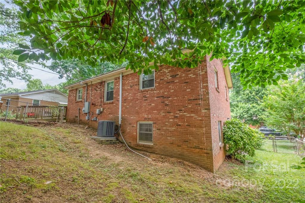 2424 Dora Drive