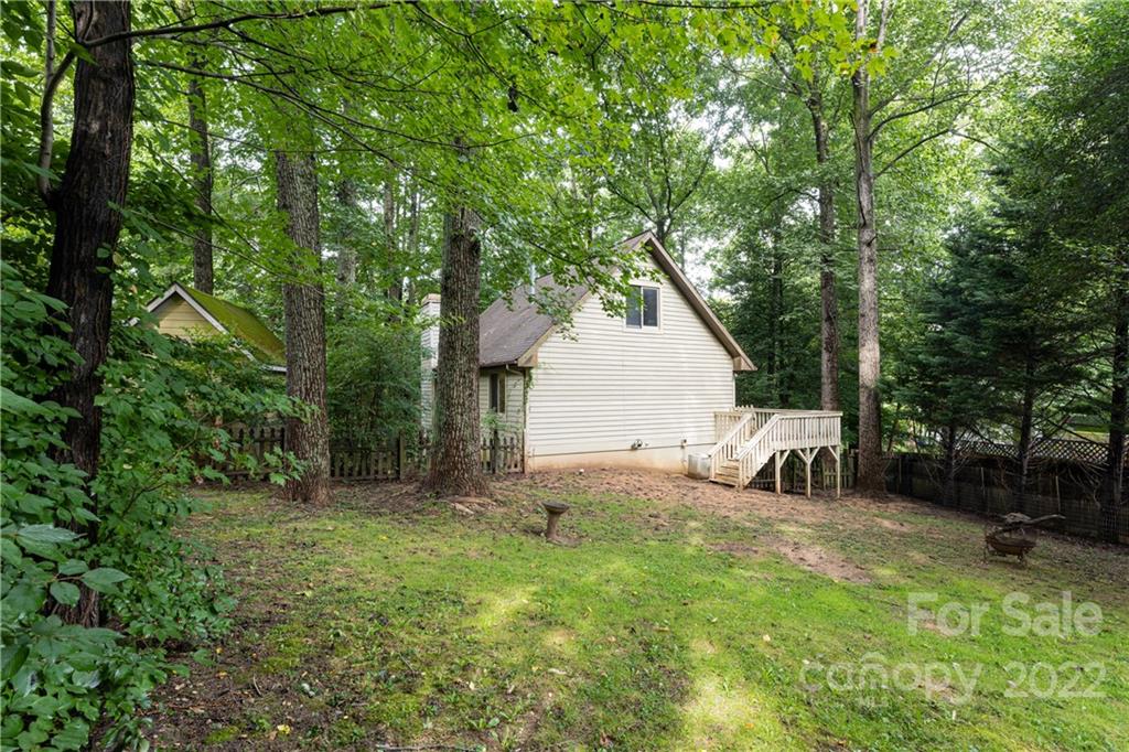 4 Oak Moss Court