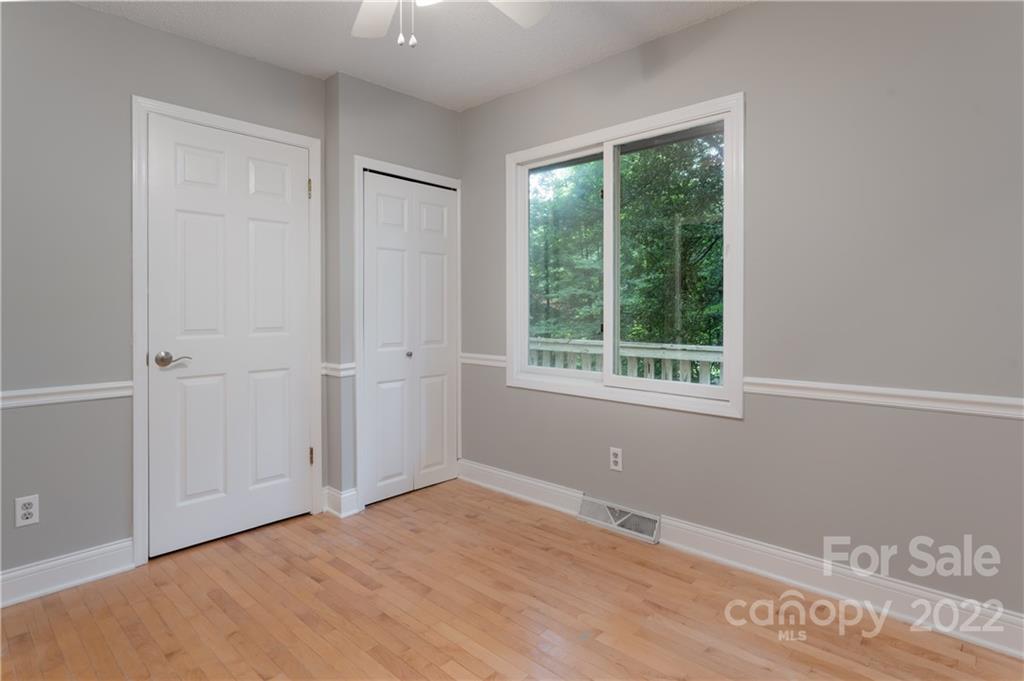 4 Oak Moss Court