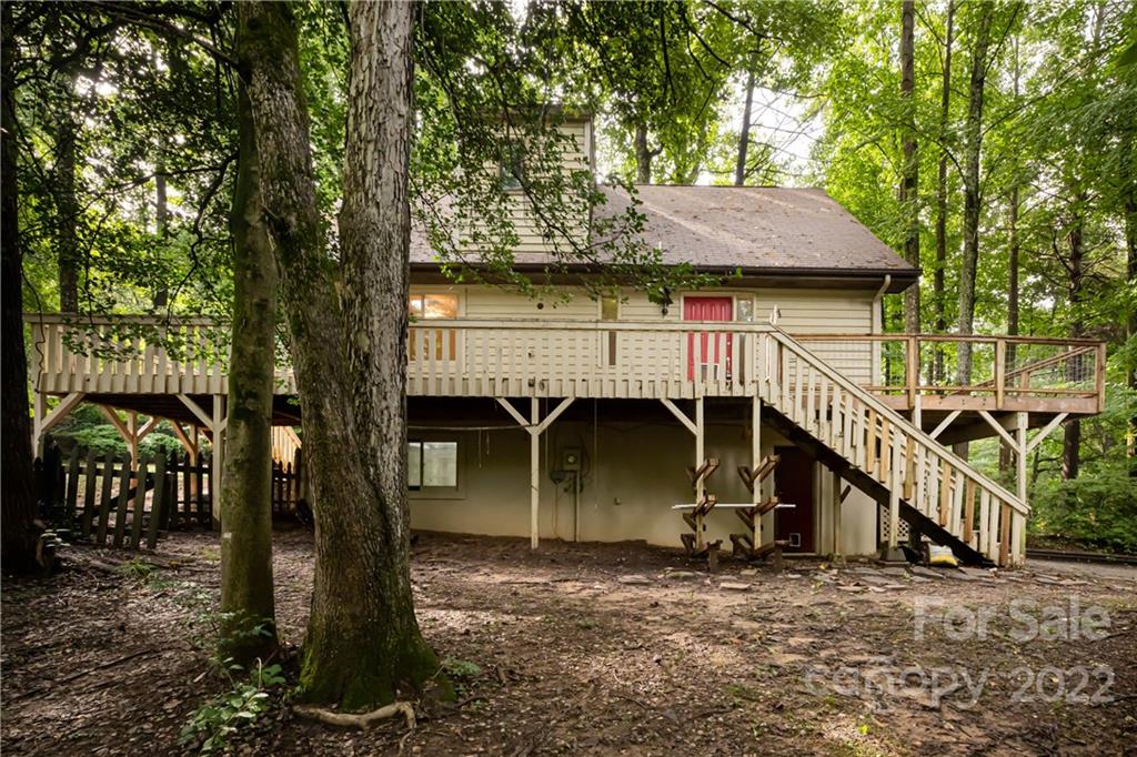 4 Oak Moss Court