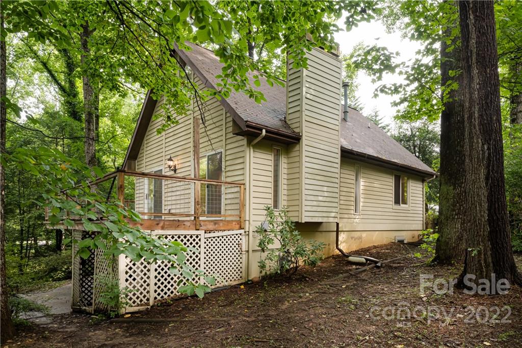 4 Oak Moss Court