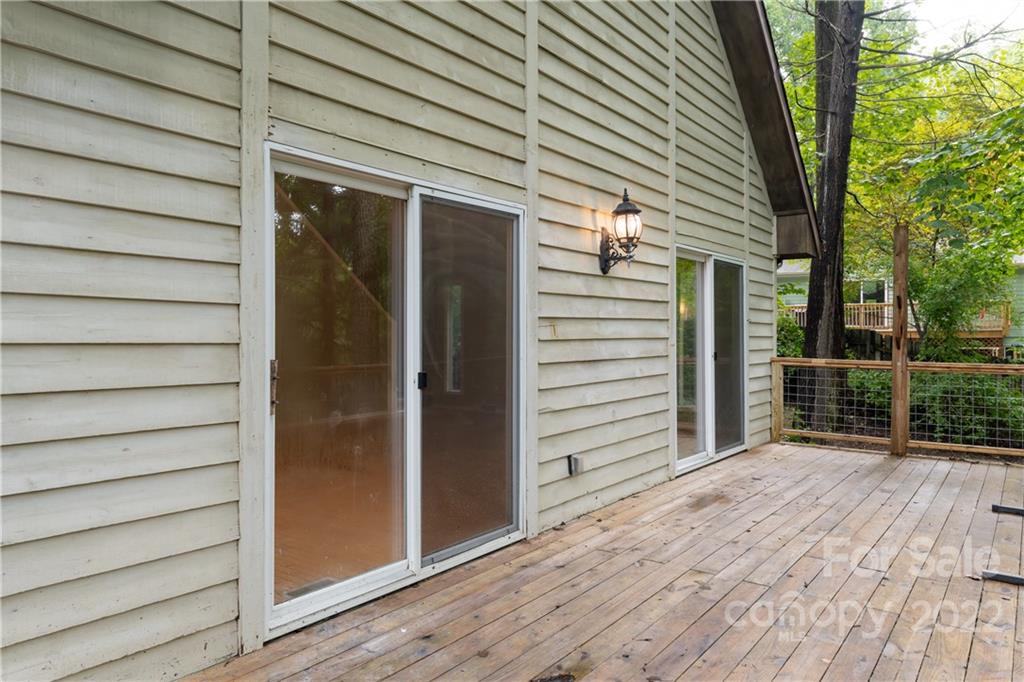 4 Oak Moss Court