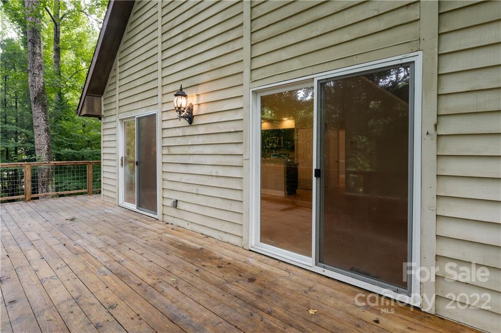 4 Oak Moss Court