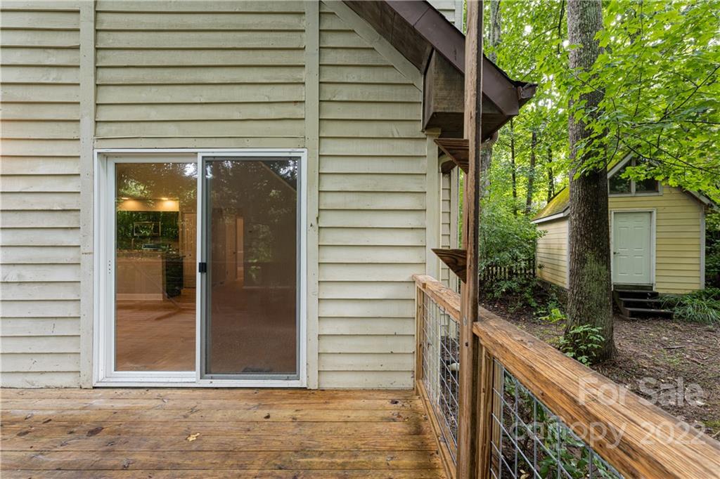 4 Oak Moss Court