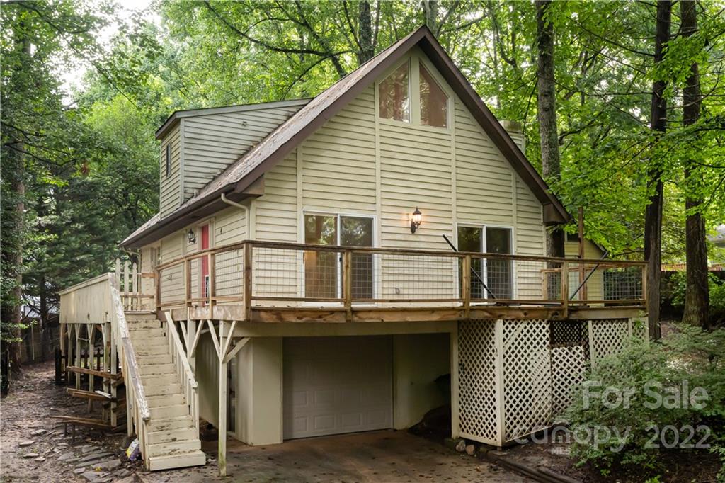 4 Oak Moss Court