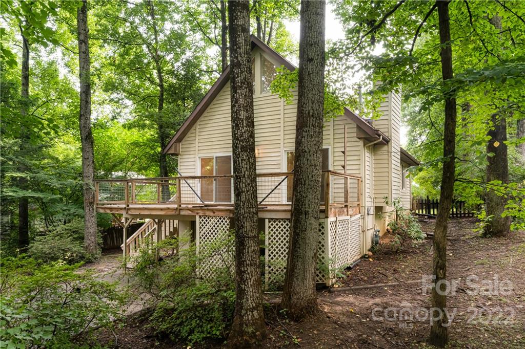 4 Oak Moss Court