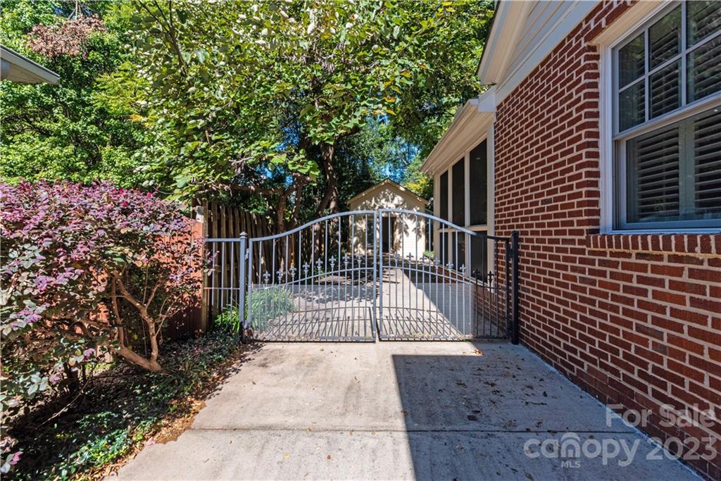 2212 Charlotte Drive