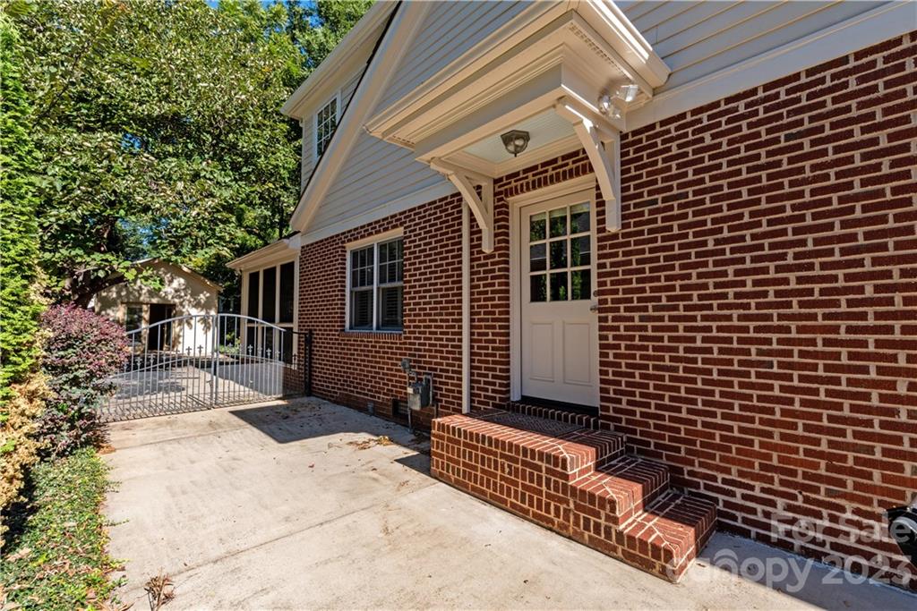2212 Charlotte Drive