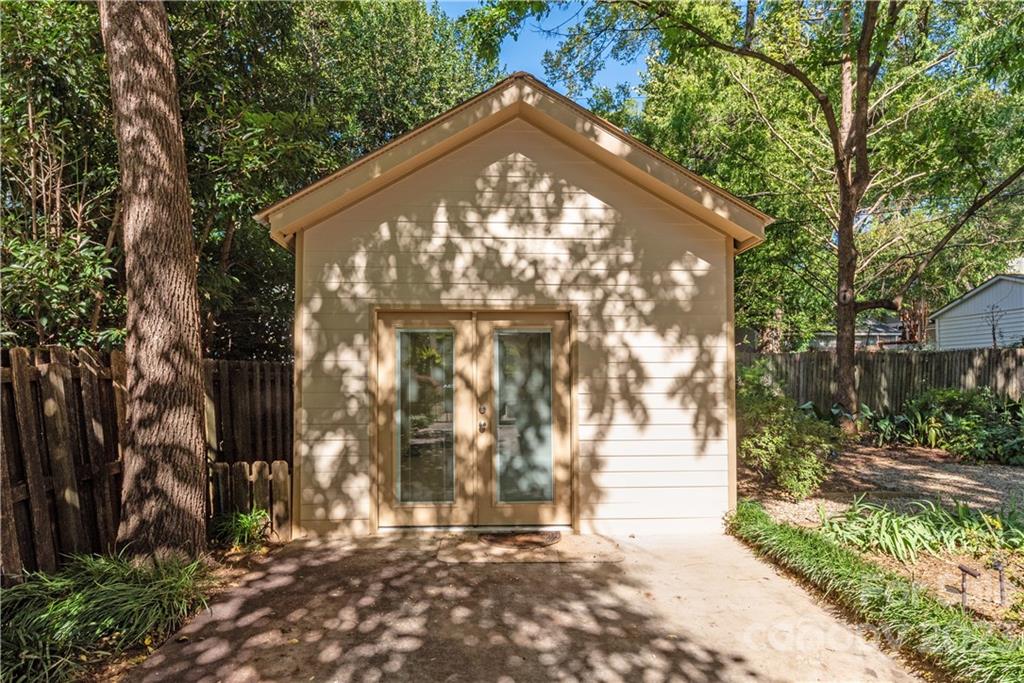 2212 Charlotte Drive
