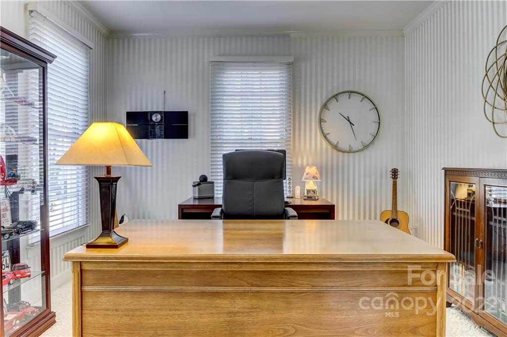 7015 Foxglove Drive