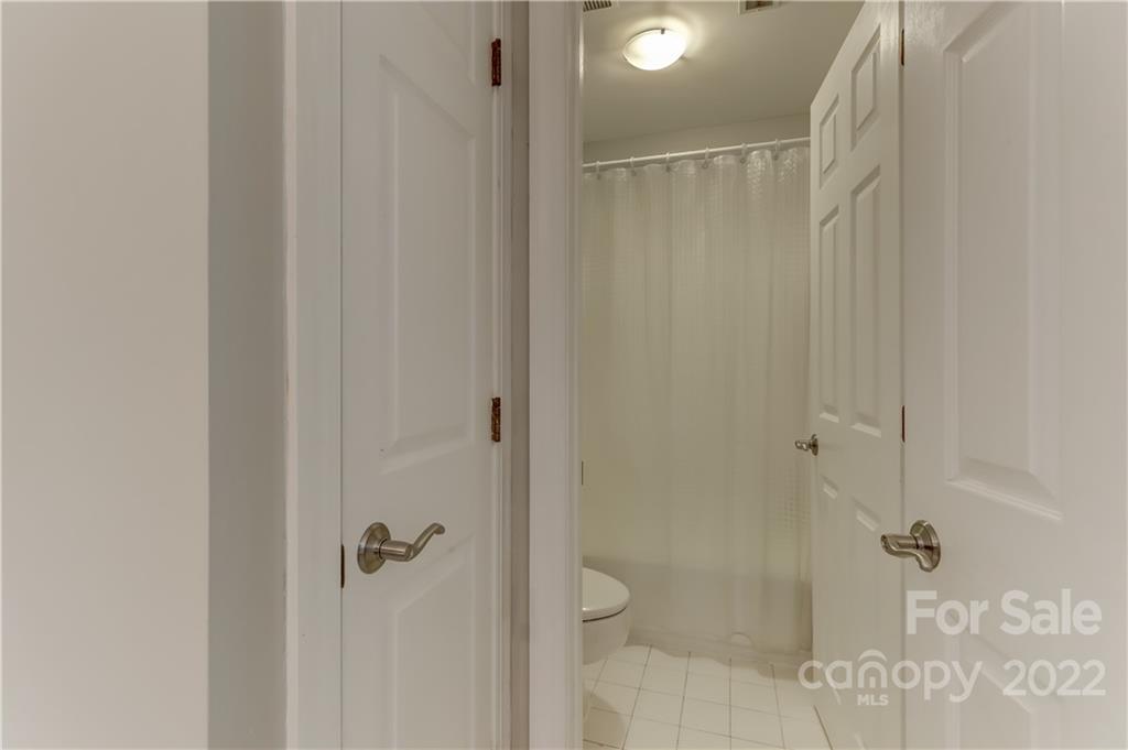 7015 Foxglove Drive