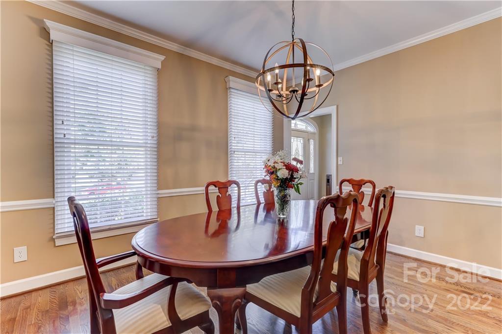 7015 Foxglove Drive