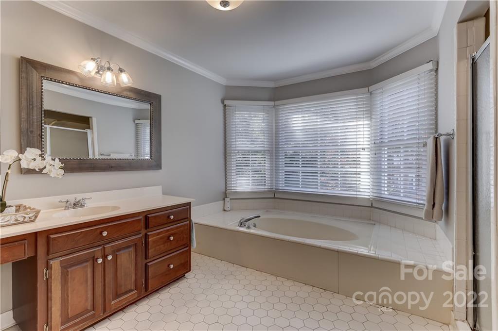 7015 Foxglove Drive