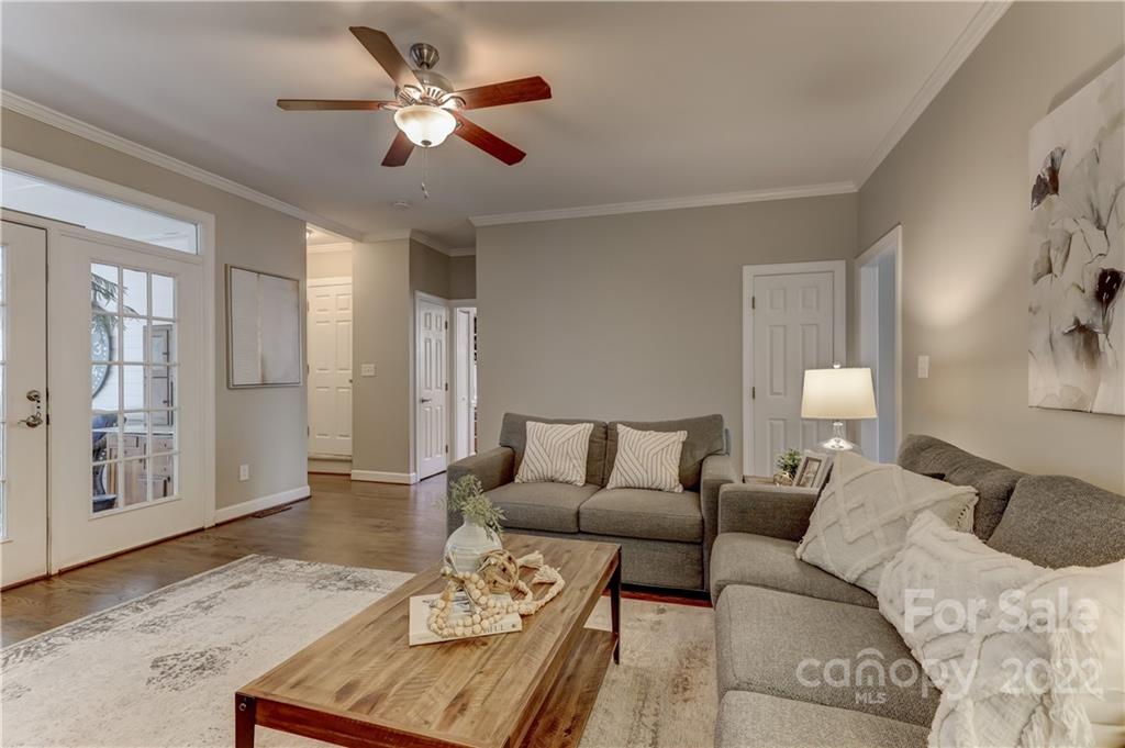 7015 Foxglove Drive