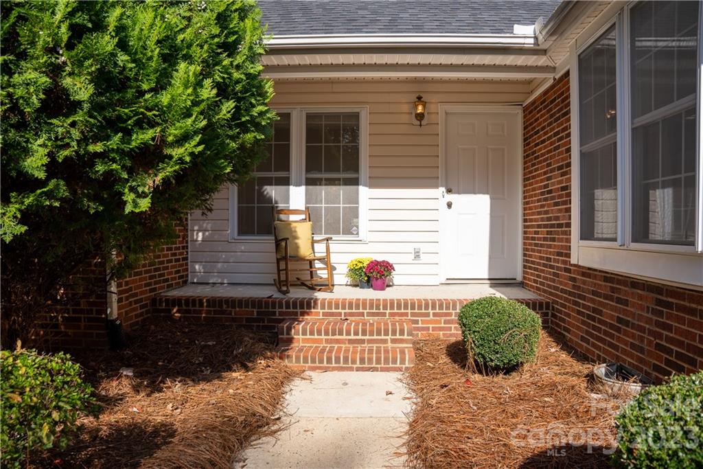 13800 Woody Point Road